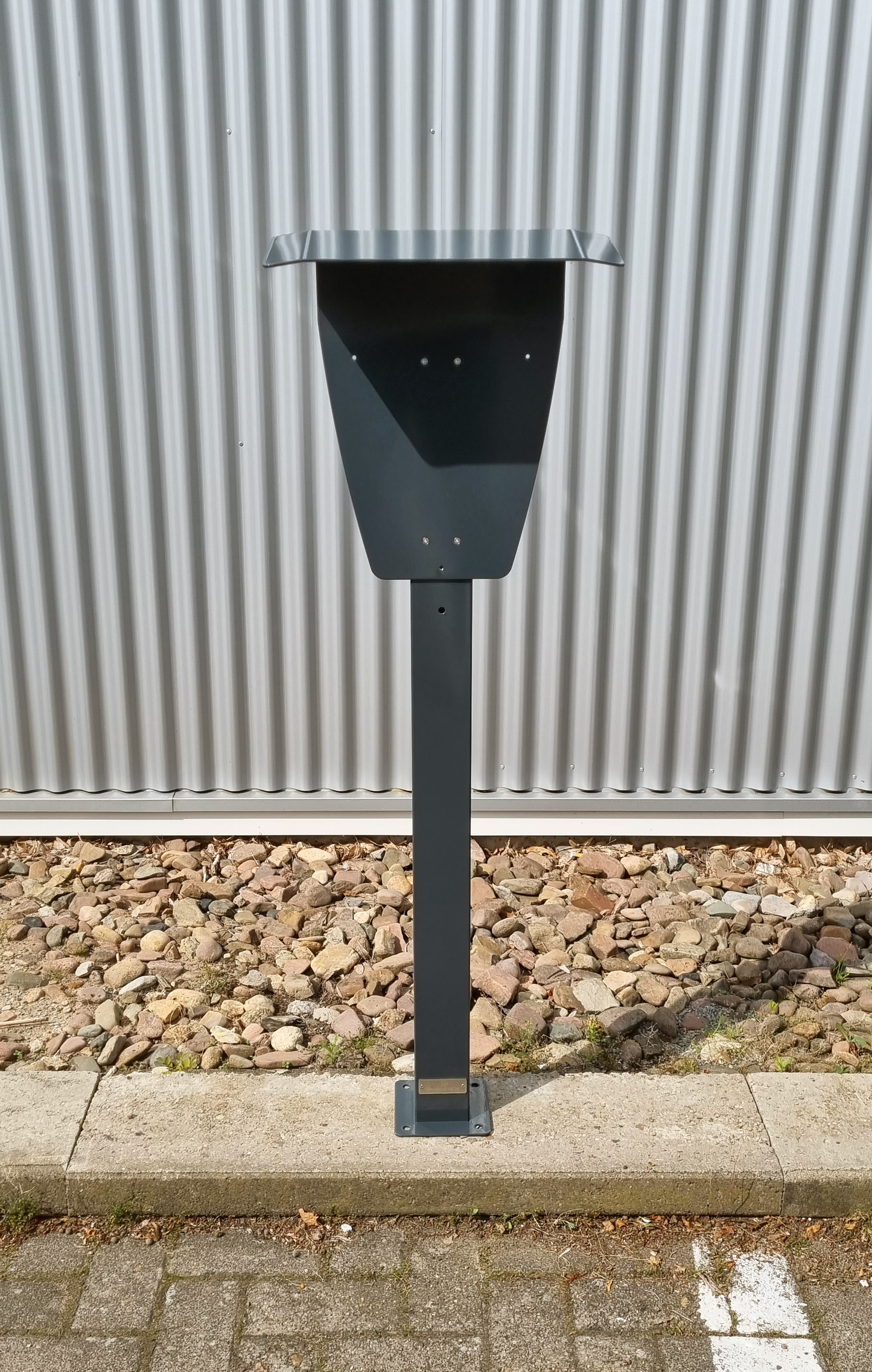 Borne de recharge adaptée à Heidelberg Wallbox avec toit | Stand | Stand | stèle