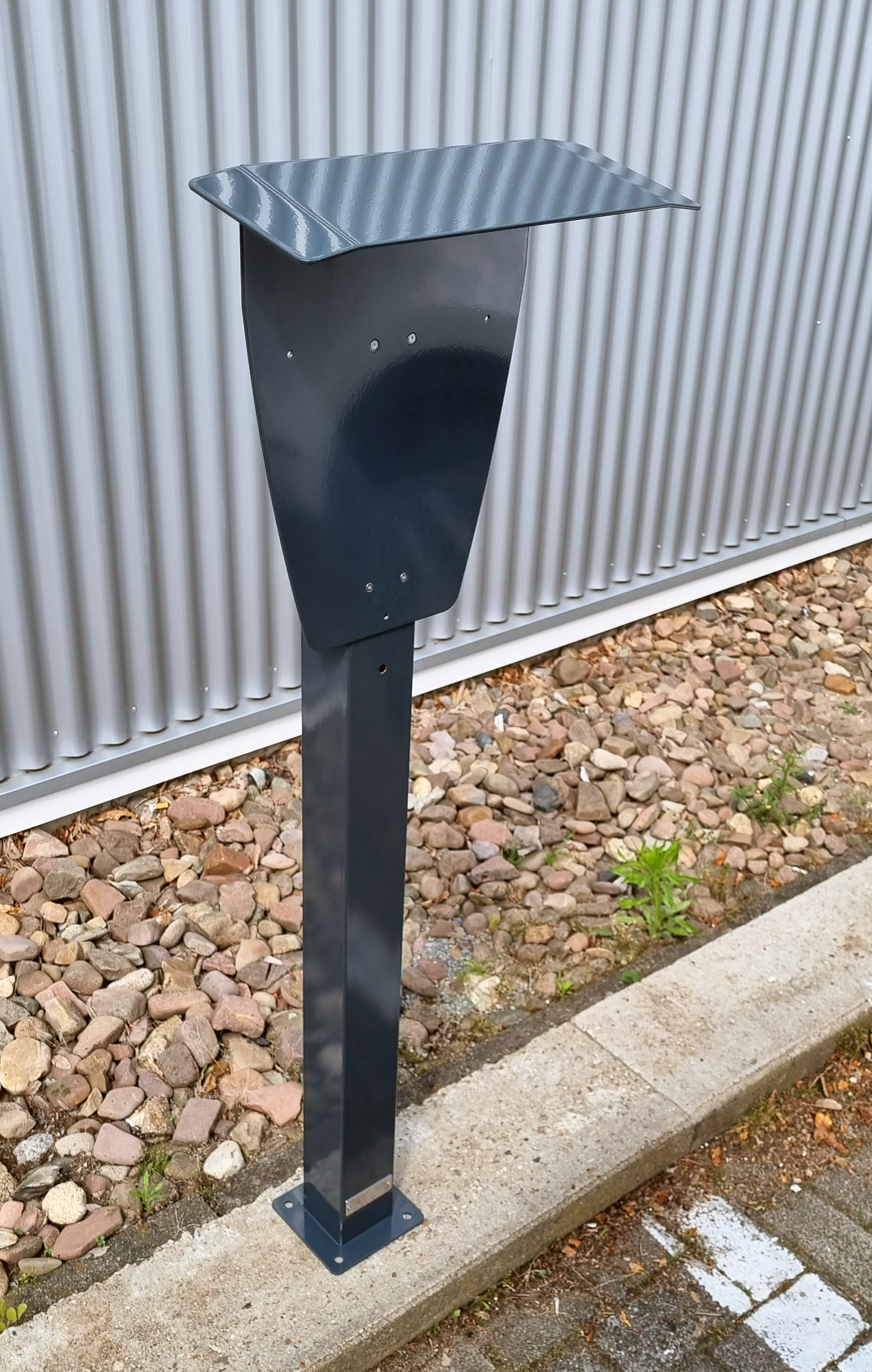 Borne de recharge adaptée à Heidelberg Wallbox avec toit | Stand | Stand | stèle